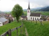 Blick zurück auf die Kirche
                von Gonten, Mai 2017