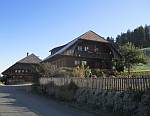 schöne Berner Bauernhäuser in Aebersold auf dem
            Churzenberg im Emmental