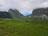 Alpwirtschaft Nnenen, Blick zum Leiternpass