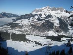 Trübsee, Blick über die Gerschnialp und Engelberg ins
            Brunni-Skigebiet; Feb.2011