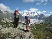 Wandern
                    in der Schweiz: mit Kindern am Aletschgletscher