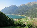 Aussicht von Barghi; unten der Lago di Poschiavo;
                  2023