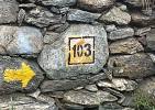 Im Aostatal ist die Via
                                  Francigena auch Nr. 103